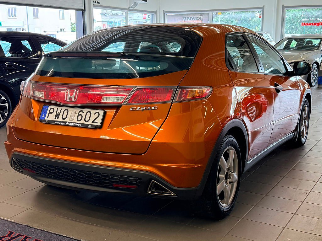 Vehicle Image 15