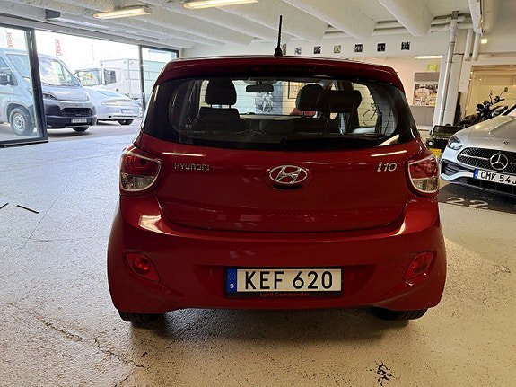 Vehicle Image 8