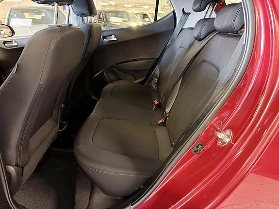 Vehicle Image 12