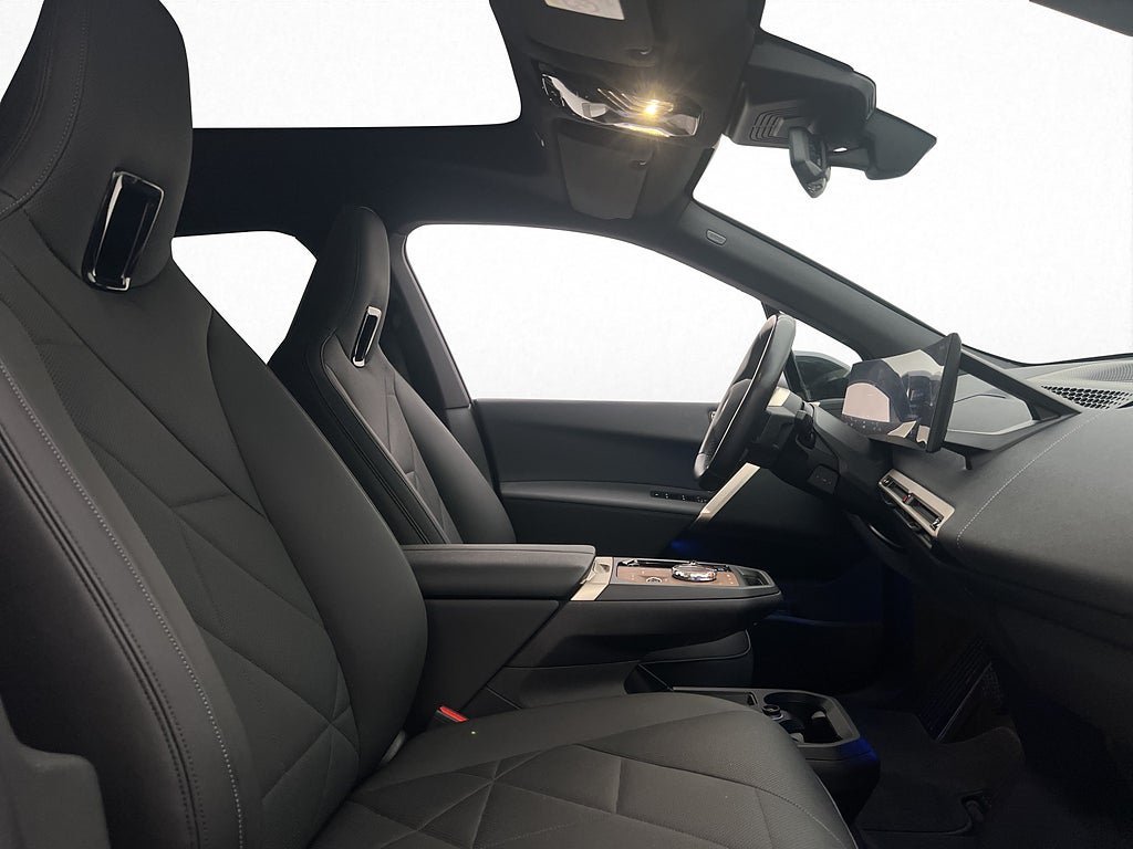Vehicle Image 38