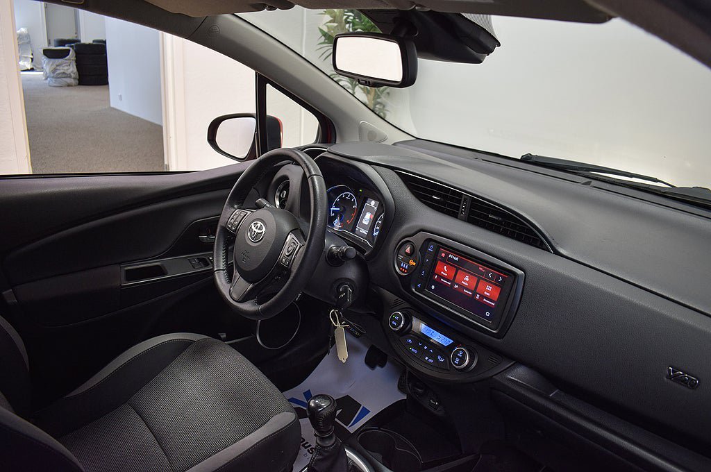 Vehicle Image 9