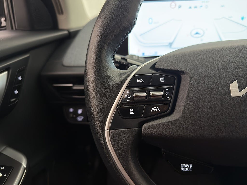 Vehicle Image 26