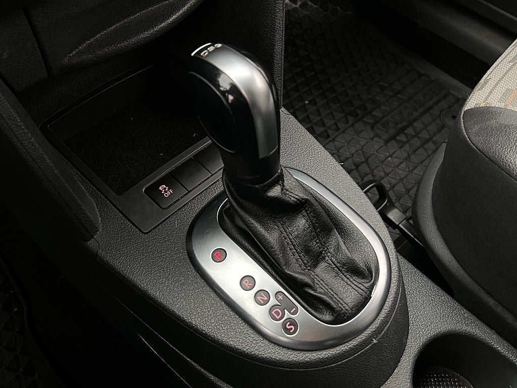 Vehicle Image 24
