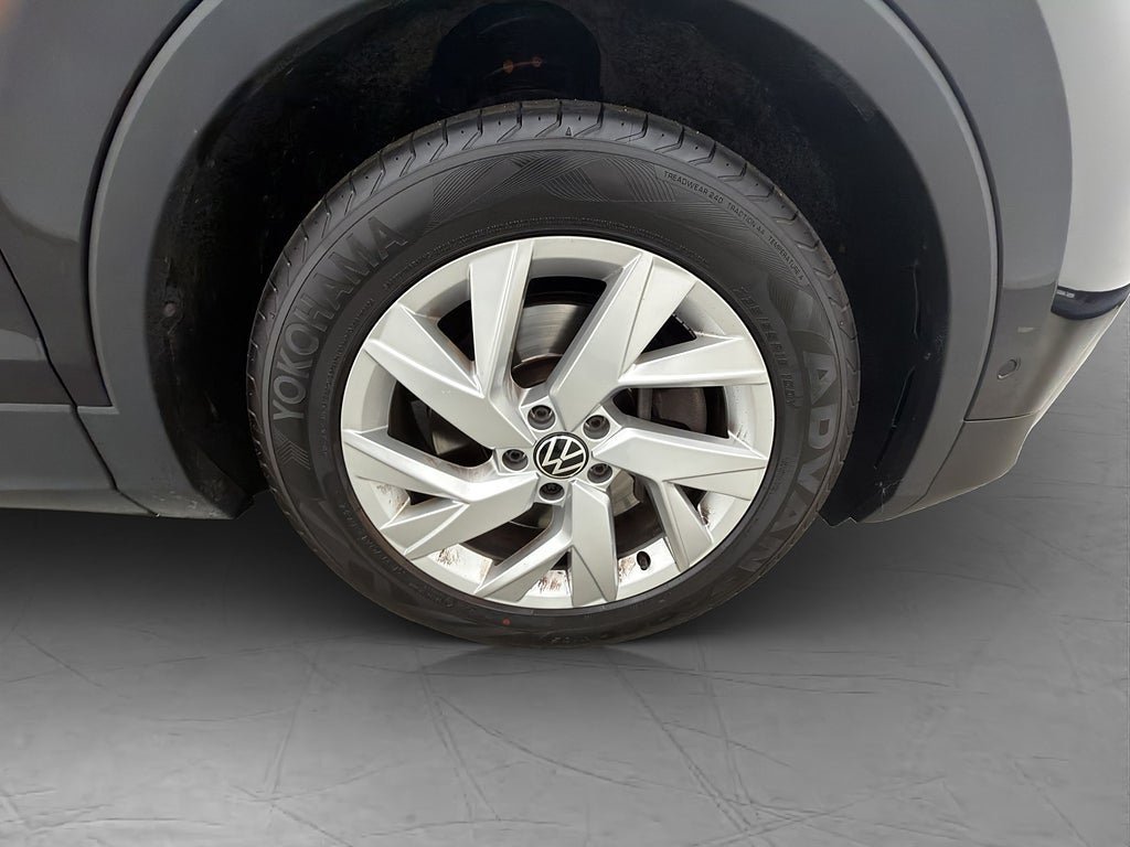 Vehicle Image 32