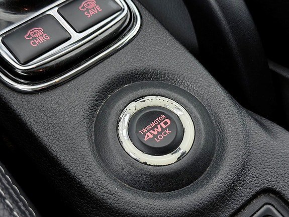 Vehicle Image 25