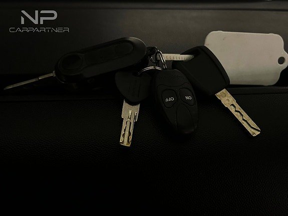 Vehicle Image 22