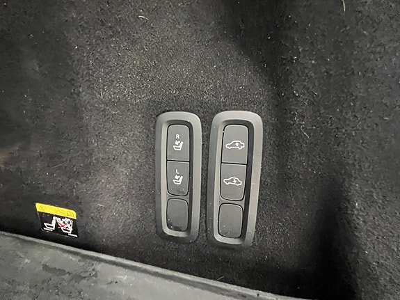 Vehicle Image 28