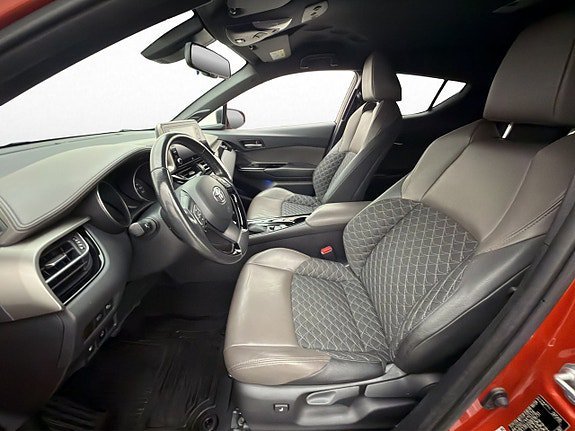 Vehicle Image 24