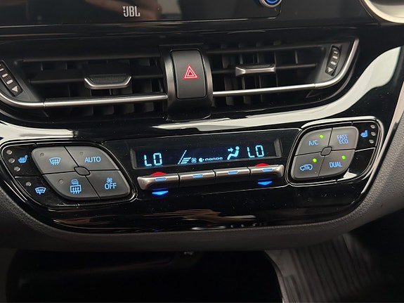Vehicle Image 29