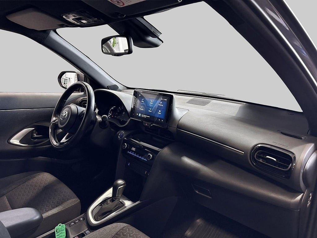 Vehicle Image 10