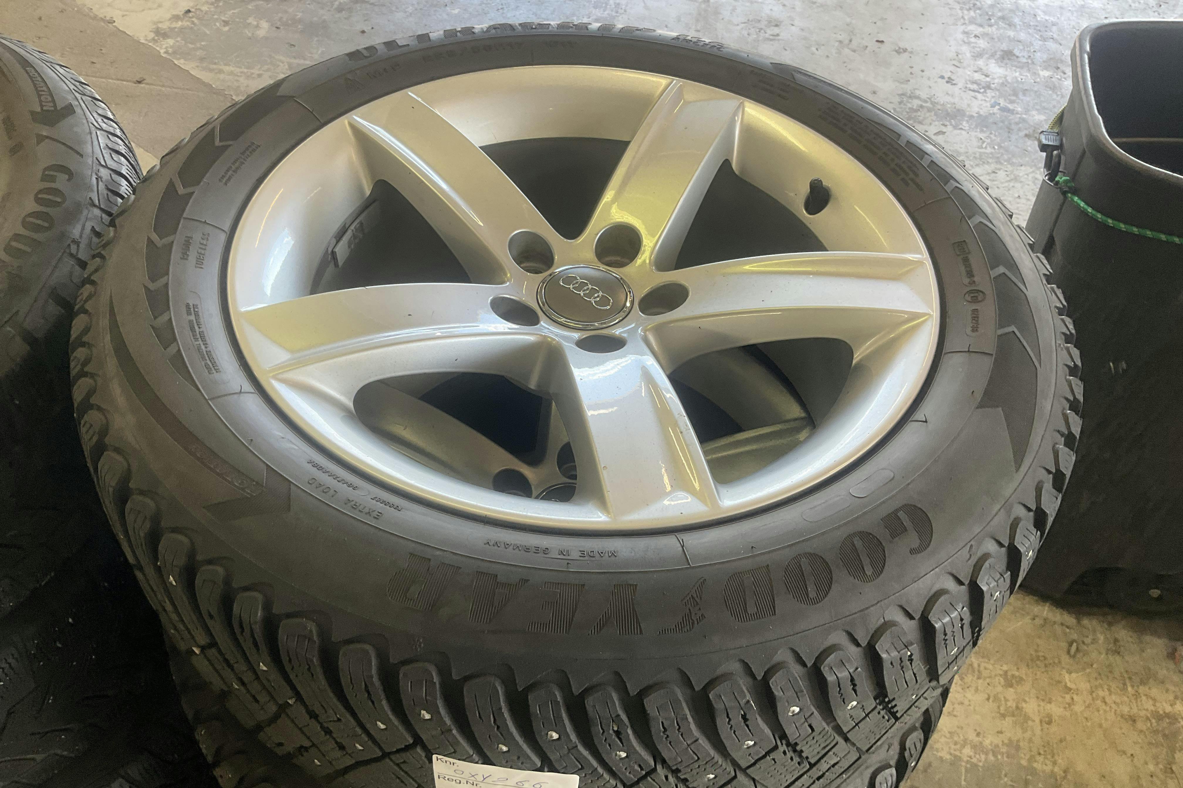 Vehicle Image 11