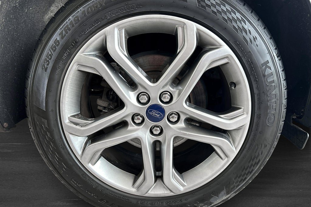 Vehicle Image 13