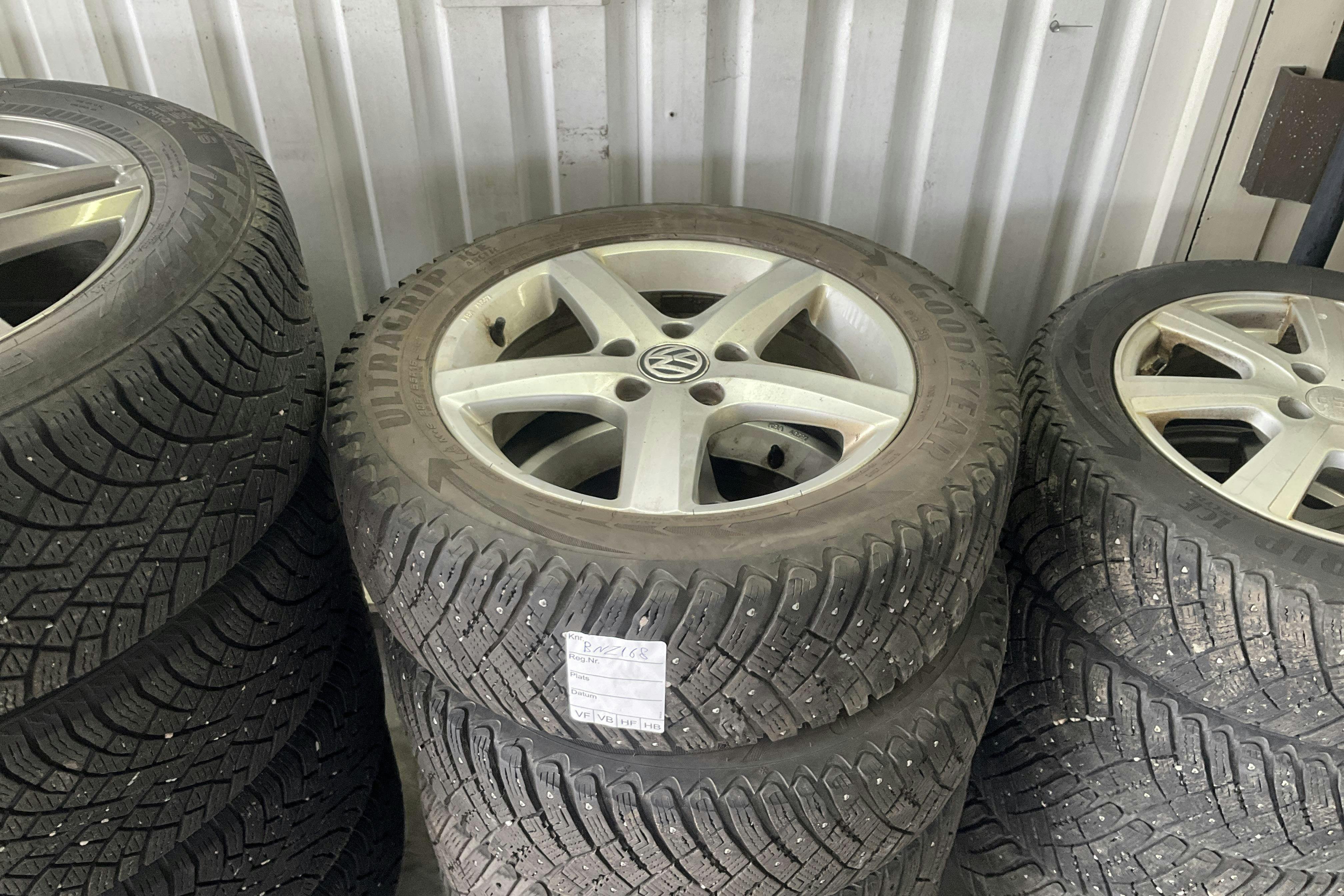 Vehicle Image 12