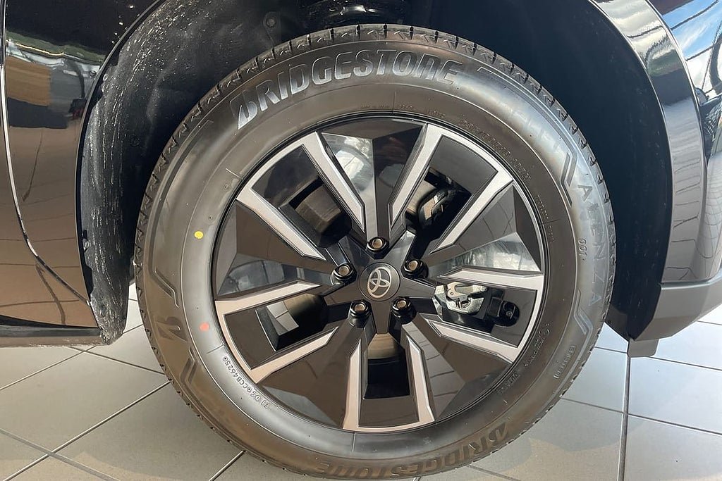 Vehicle Image 17