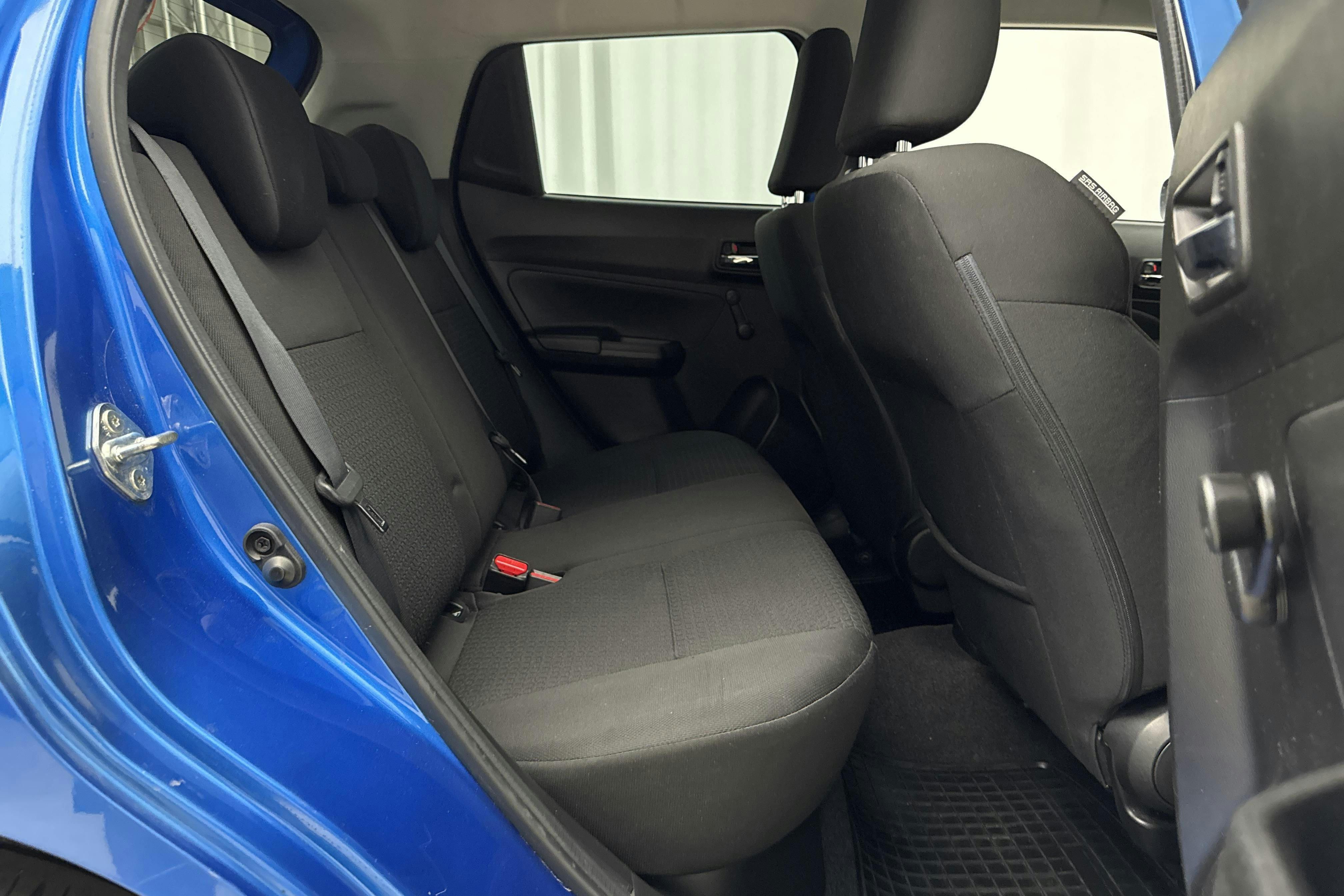 Vehicle Image 8