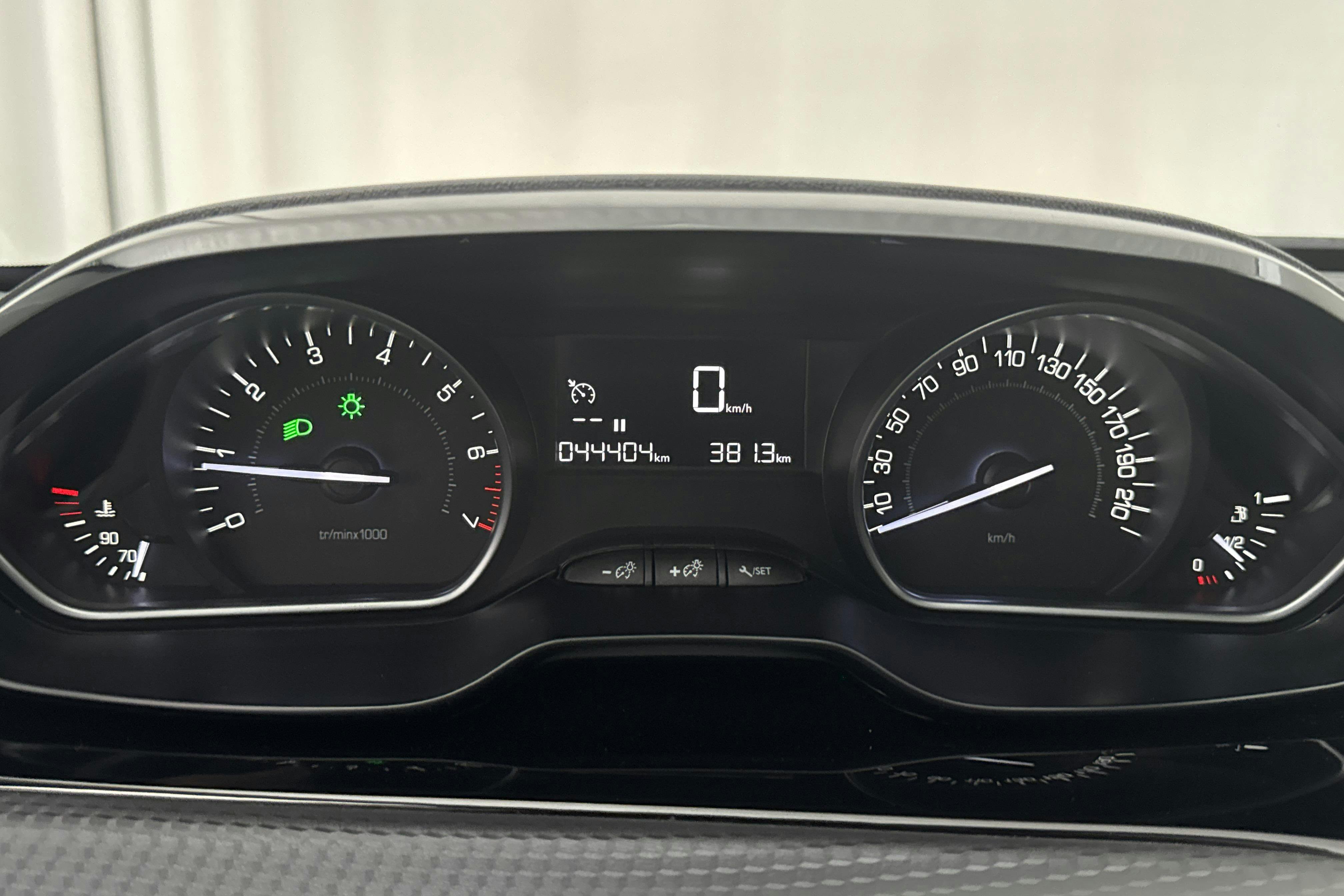 Vehicle Image 10