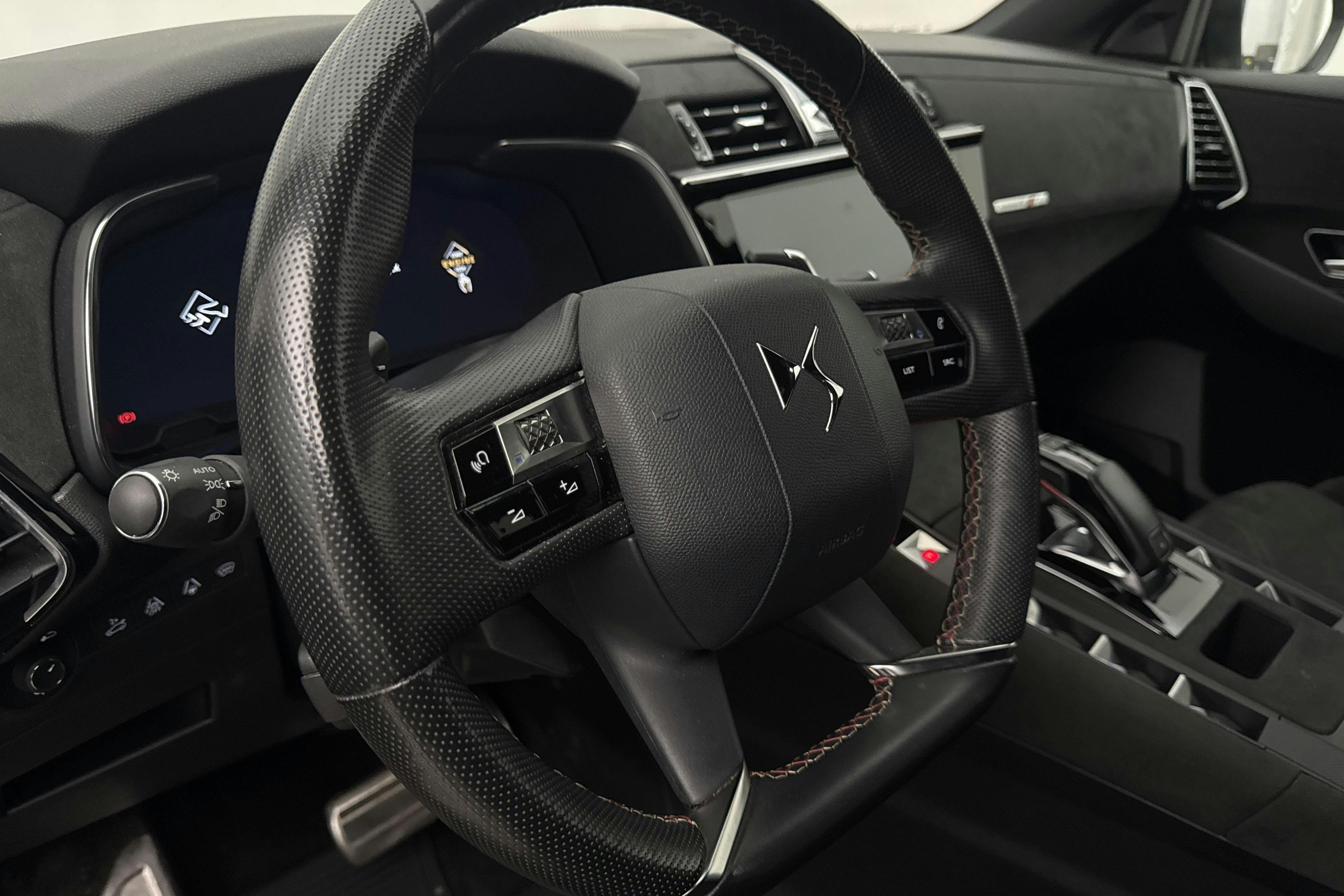Vehicle Image 15