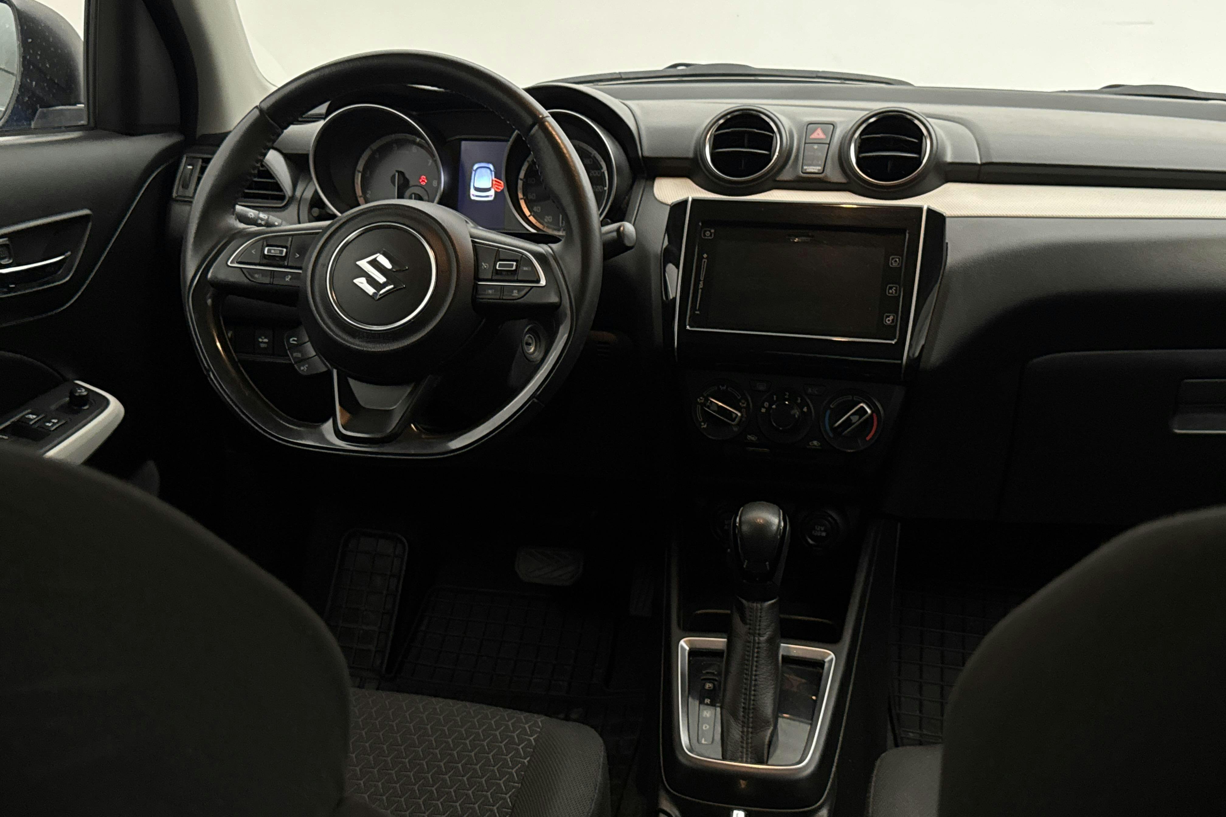 Vehicle Image 13