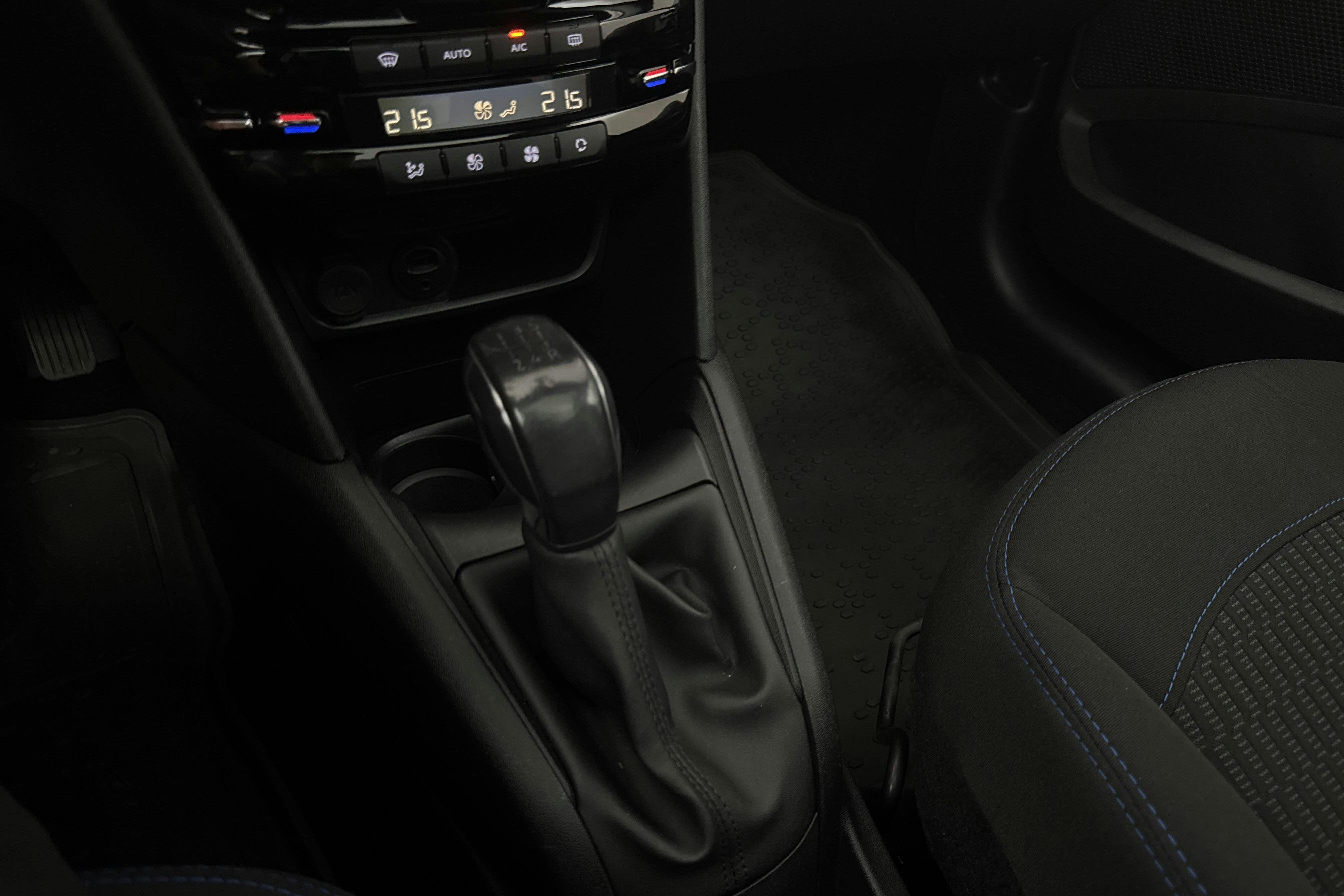 Vehicle Image 14