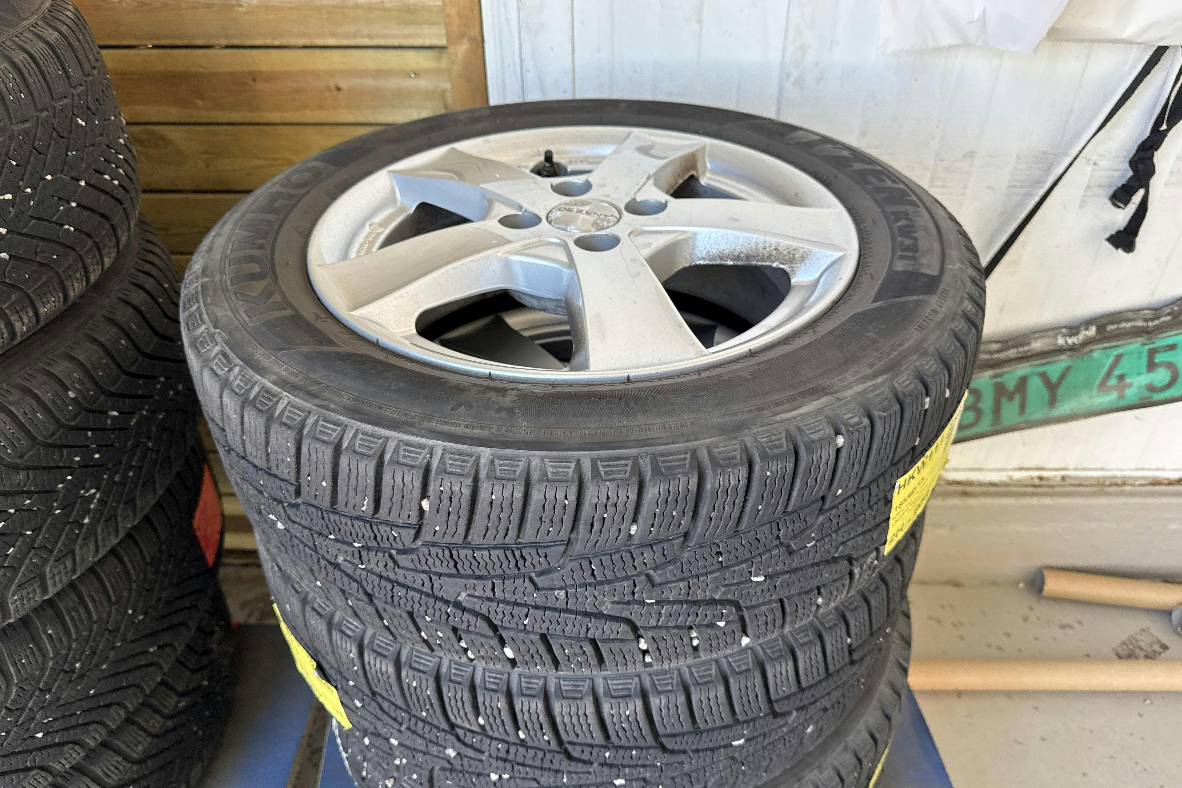 Vehicle Image 16