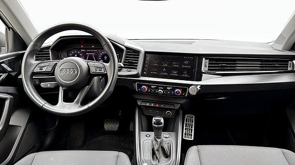 Vehicle Image 12