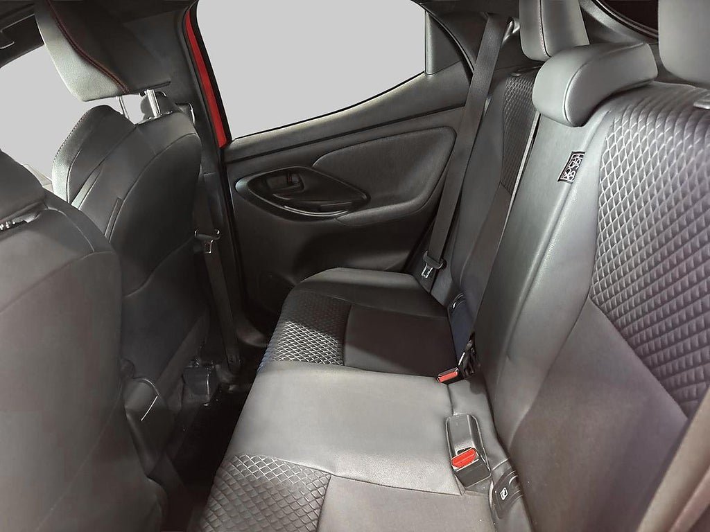 Vehicle Image 11