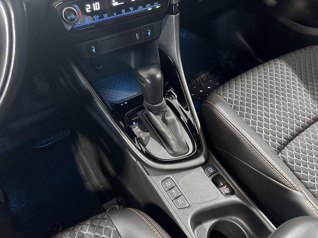 Vehicle Image 18