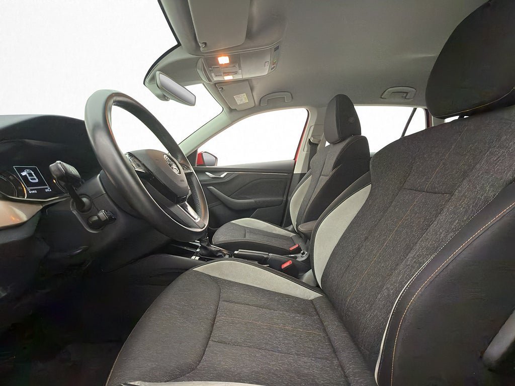 Vehicle Image 9