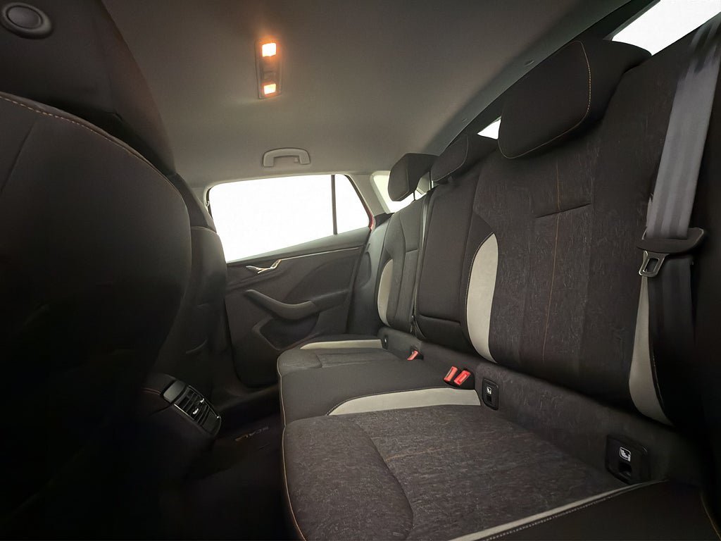 Vehicle Image 13