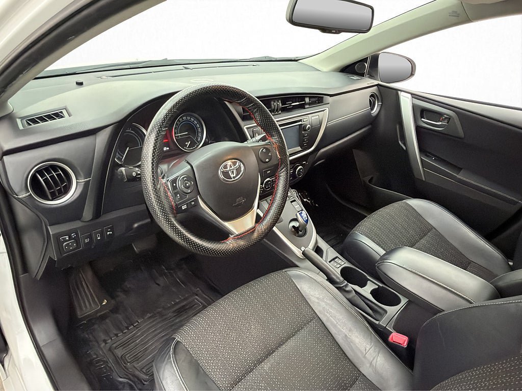 Vehicle Image 8
