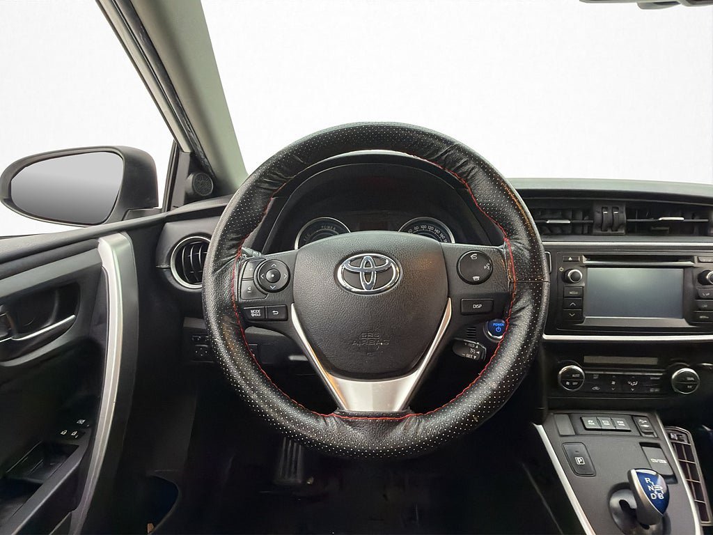 Vehicle Image 10
