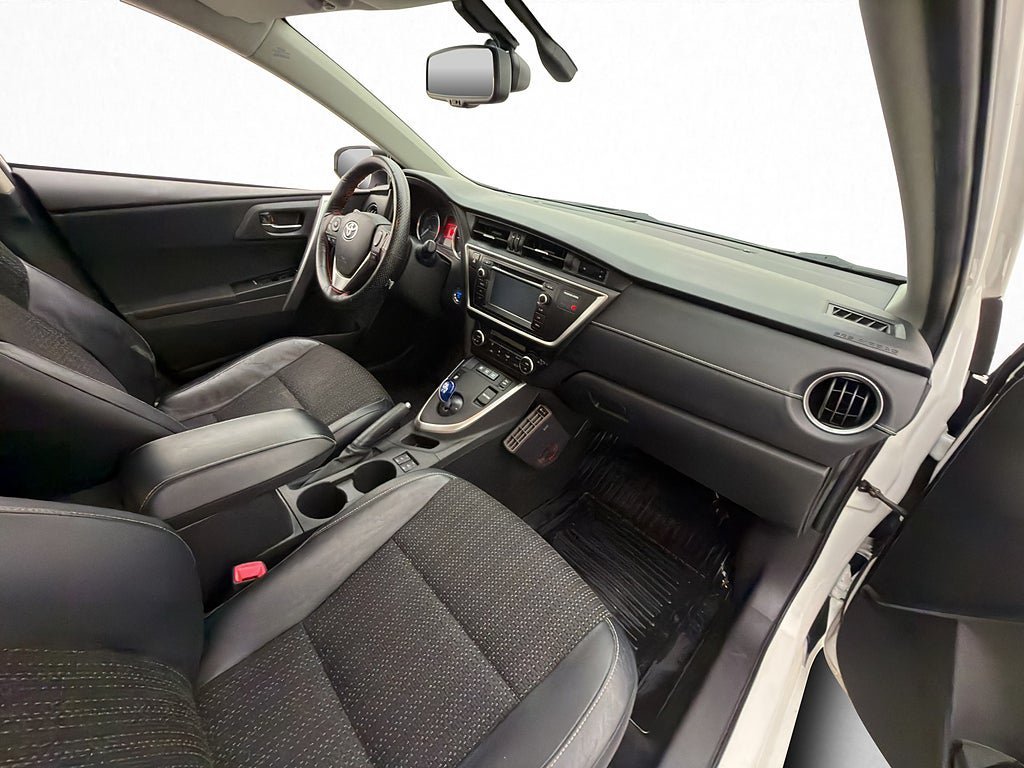 Vehicle Image 11