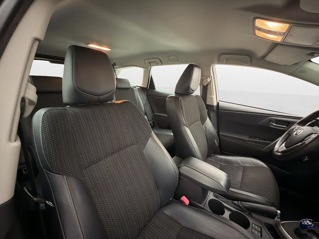Vehicle Image 12