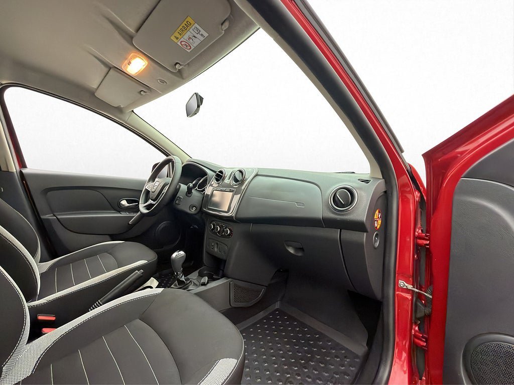 Vehicle Image 12