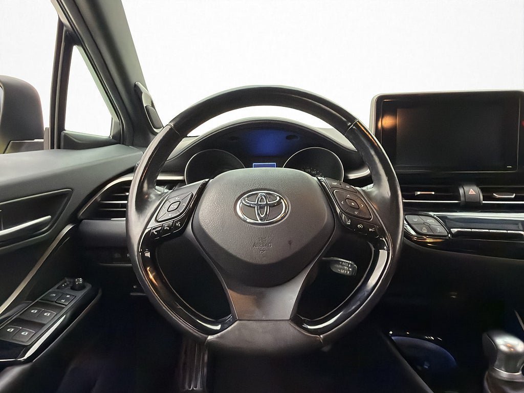 Vehicle Image 10