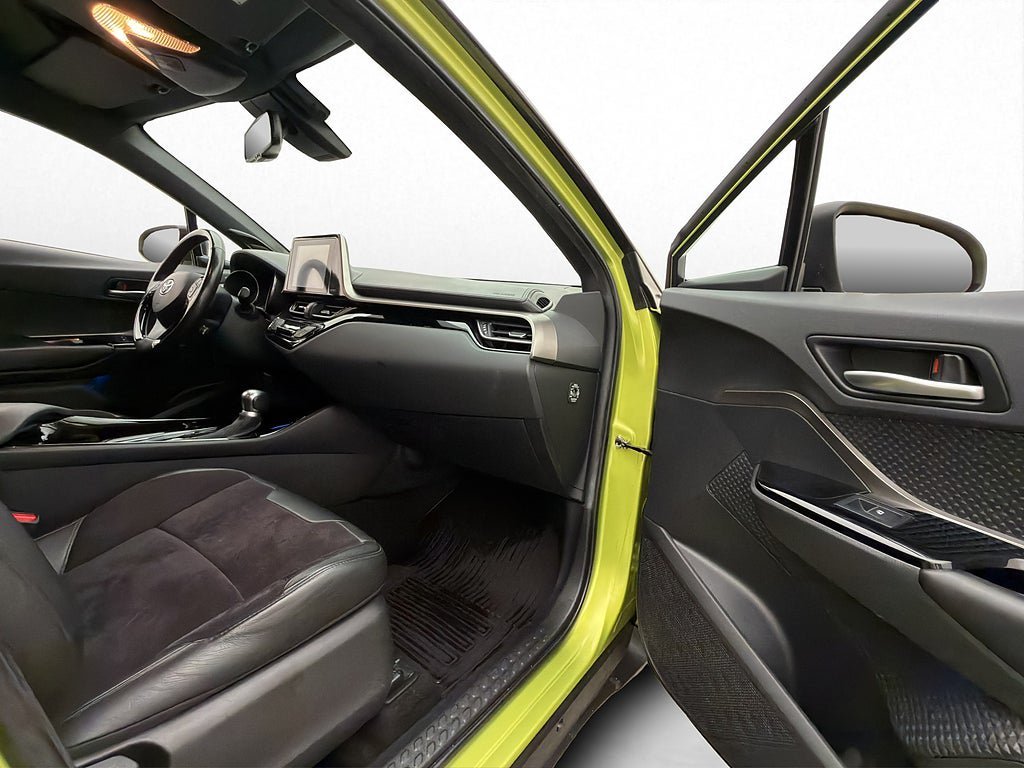 Vehicle Image 12