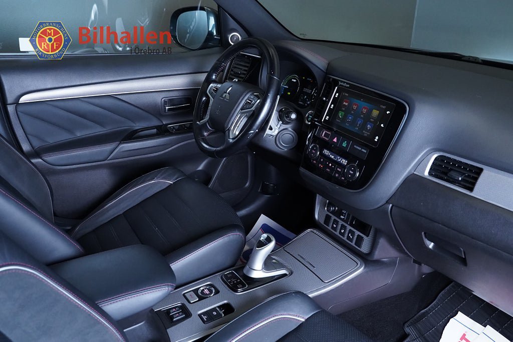 Vehicle Image 10
