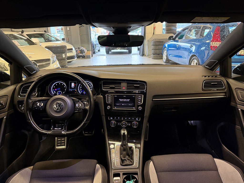 Vehicle Image 23