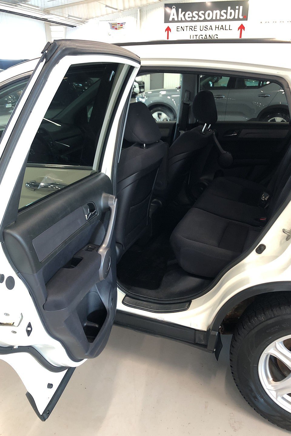 Vehicle Image 8