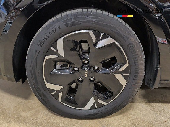 Vehicle Image 17