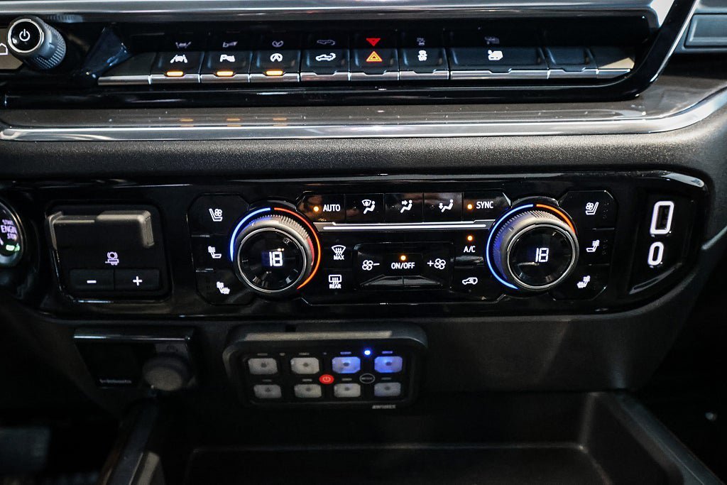 Vehicle Image 24