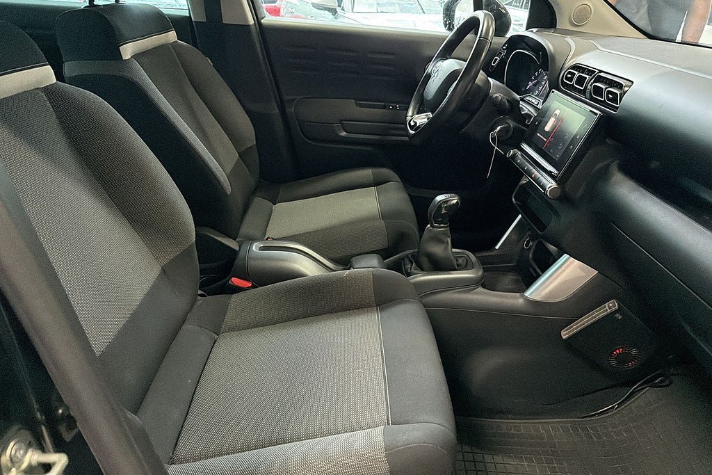 Vehicle Image 13