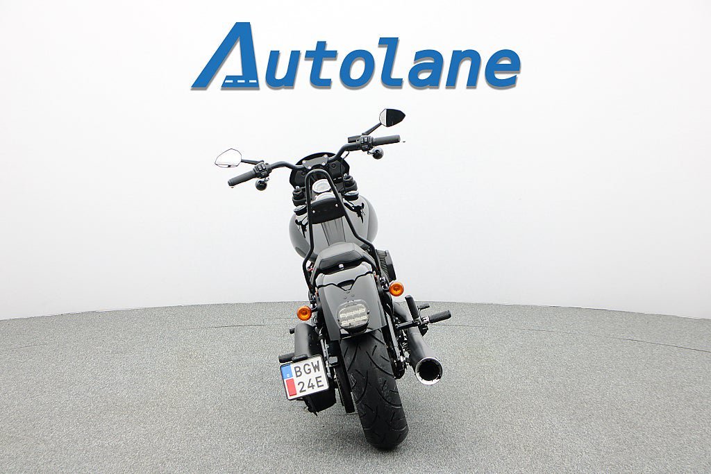 Vehicle Image 8