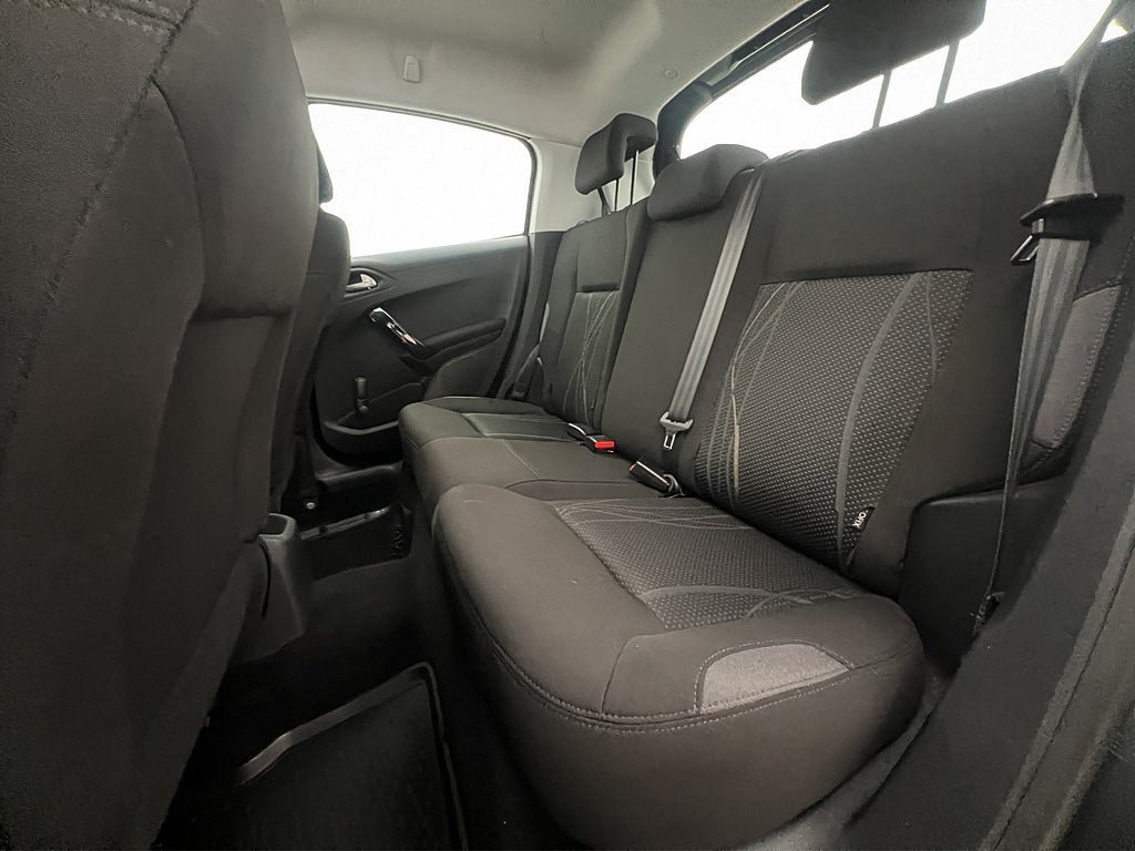 Vehicle Image 22