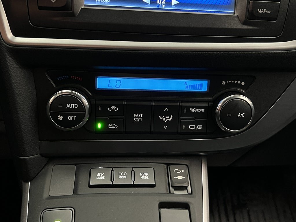 Vehicle Image 24