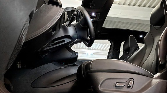 Vehicle Image 13