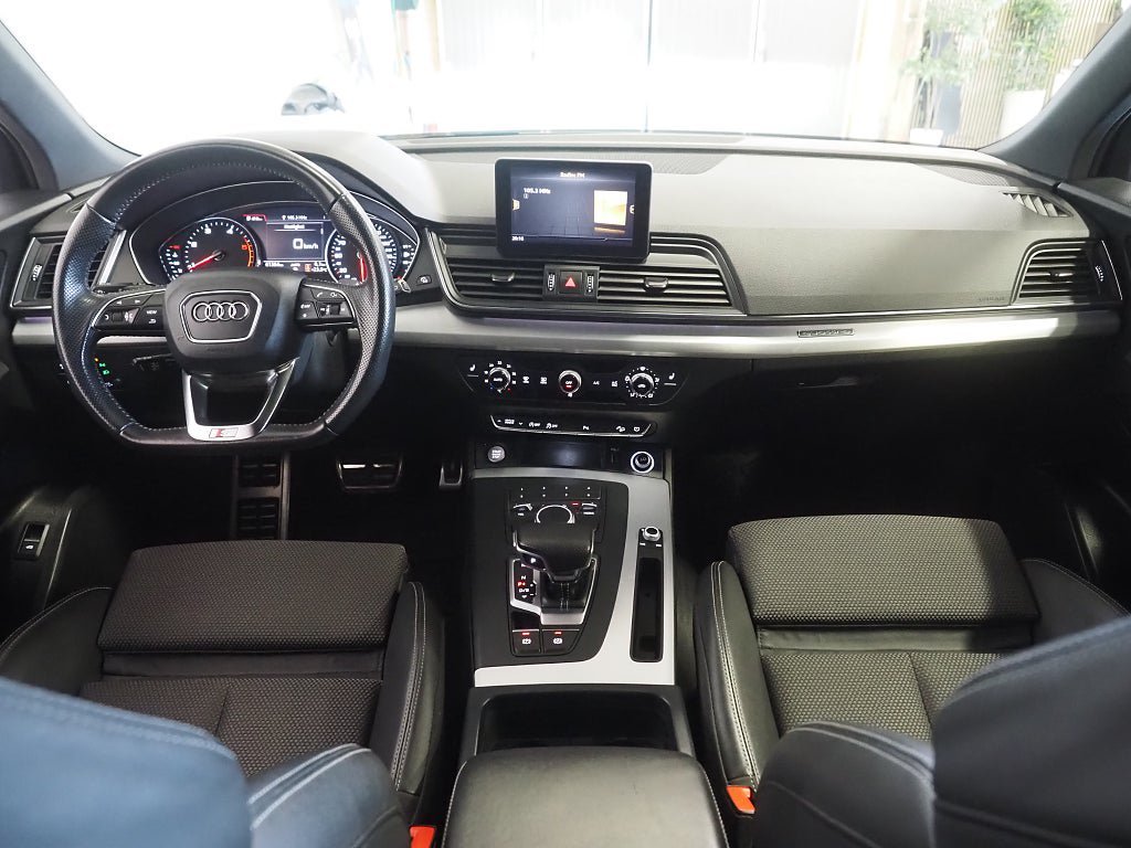 Vehicle Image 15
