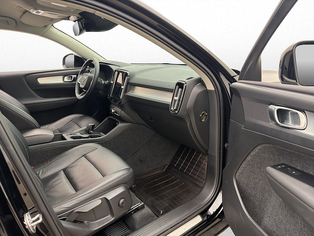 Vehicle Image 26