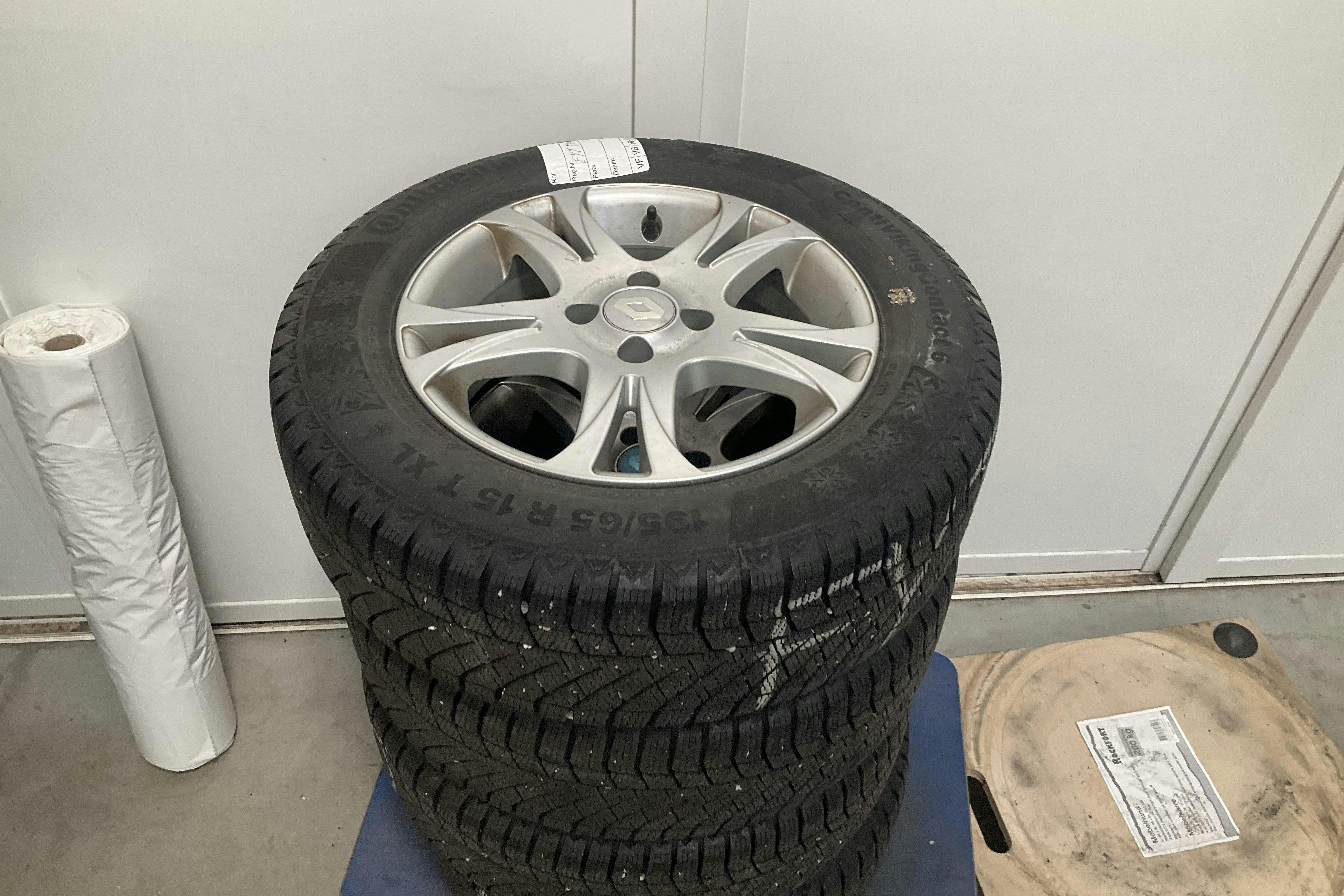 Vehicle Image 12