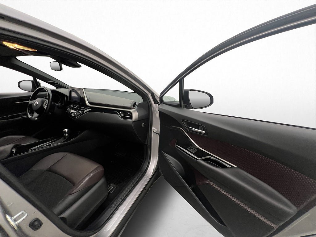 Vehicle Image 12